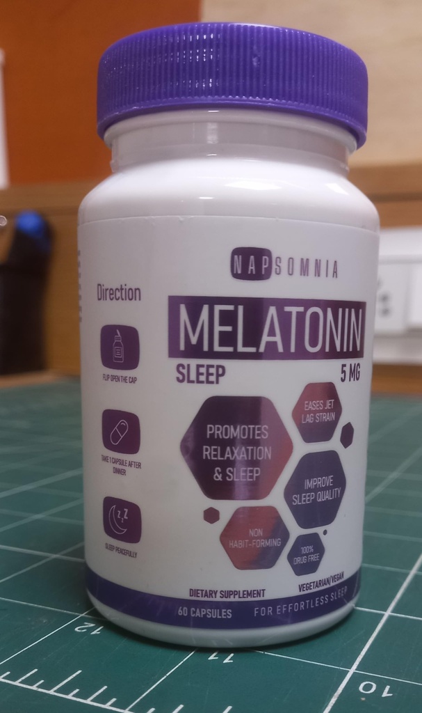 Melatonin za spanje za moške in ženske - Spanje Melatonin w/Valerian Root Extract - Vegan Melatonin Kapsule - Pomoč za spanje za odrasle - Deep Sleep Supplements to Ease Jet Lag Strain (5 Mg)