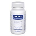 Čiste enkapsulacije Synergy K - z vitaminom K1, K2 & D3 - podpira kosti, krvne žile, žilno elastičnost in utilizacijo kalcija* - vključuje holekalciferol - brez glutena in brez GMO - 60 kapsul