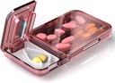 Potovalne tablete Organizator z tabletke Cutter Splitter, 4 Kompartmenti tablete Primer, majhne tablete Škatla za žepno torbico, Dnevne tablete vsebnik za zadrževanje vitamini Cod Jetrna olja dopolnila, Medicine Planner (Pink)