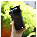 CHNLML Protein Shaker steklenica 400ML/16Oz w. Shaker kroglica za stresanje beljakovin, Shaker steklenica z mešanjem kroglice, Puh-Proof, BPA-free, za gym, vadba, mešalnik soka (črno/črno telo, 16Oz-400ML-1Bottle)